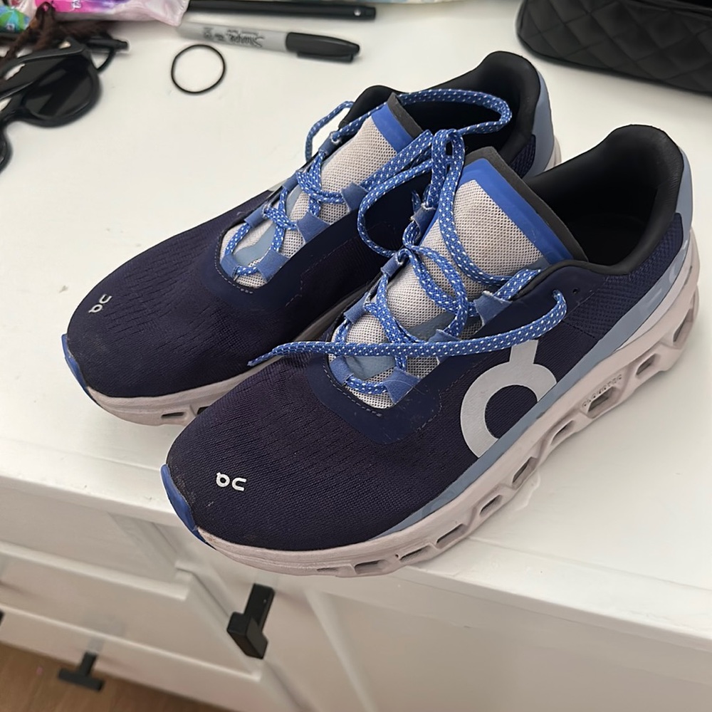 On Cloud cloud monster womens sz 8